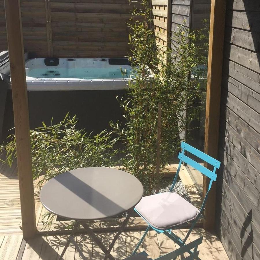 Les Nuits Insolites De La Mothe - Hebergement En Bulle Ou Tiny House Avec Spa Privatif Outremecourt Ngoại thất bức ảnh
